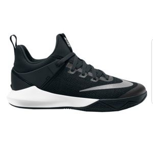 Nike Zoom Shift Black White size  9.5 !